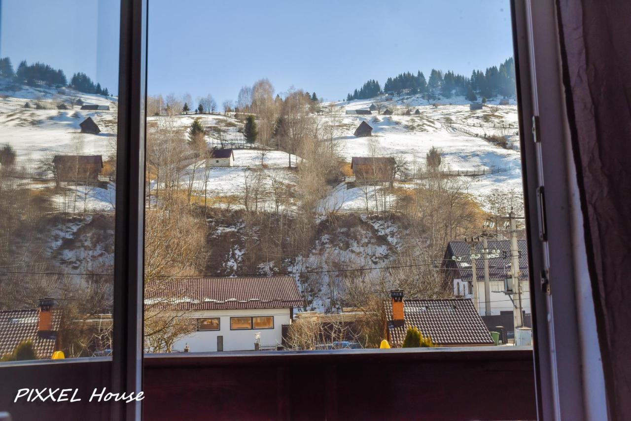 Pixxel House Otel Moeciu De Sus Dış mekan fotoğraf