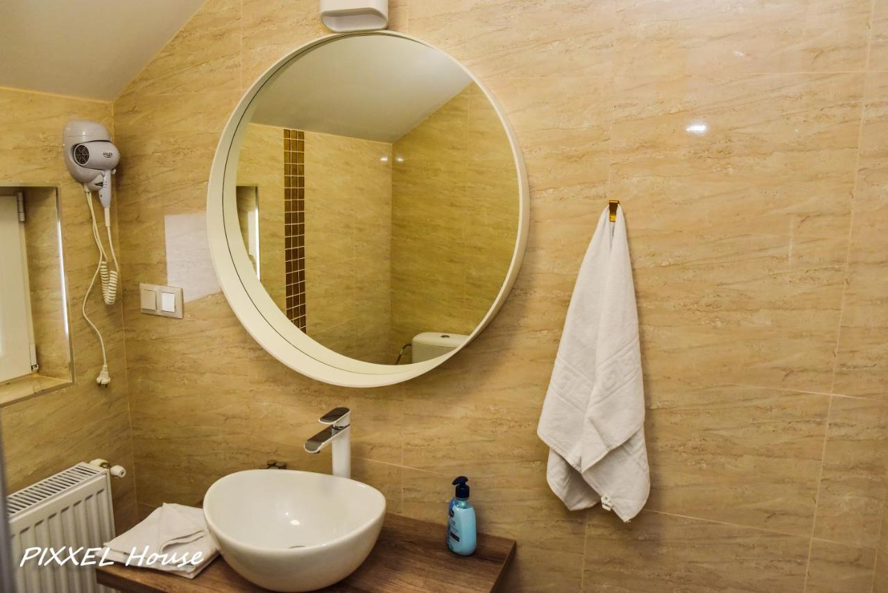 Pixxel House Otel Moeciu De Sus Dış mekan fotoğraf
